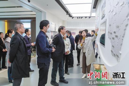 考察团参观世界永嘉人家园。永嘉县委统战部 供图